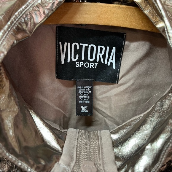 New Victoria Sport Metallic Active Set - Picture 13 of 13